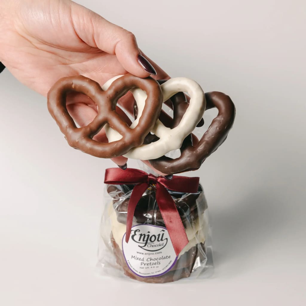 Chocolate Covered Pretzels - Mixed chocolate - Good Eats